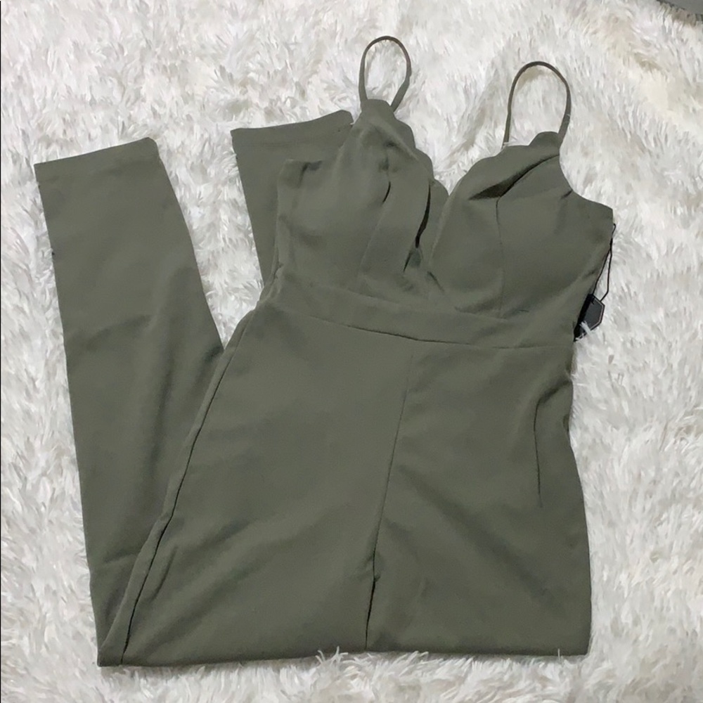 ✨NEW✨ Scalloped V-Neck Romper